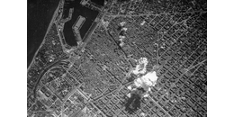 Postal: Bombardeo aéreo de Barcelona