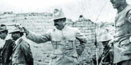 Pancho Villa y dos cantinas a la orilla