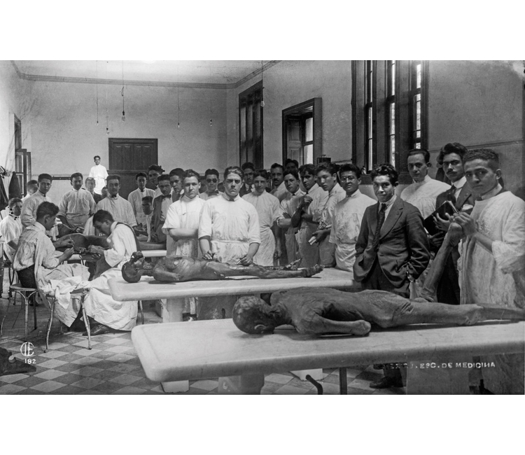 ¿Quién fue la primera médica mexicana? 