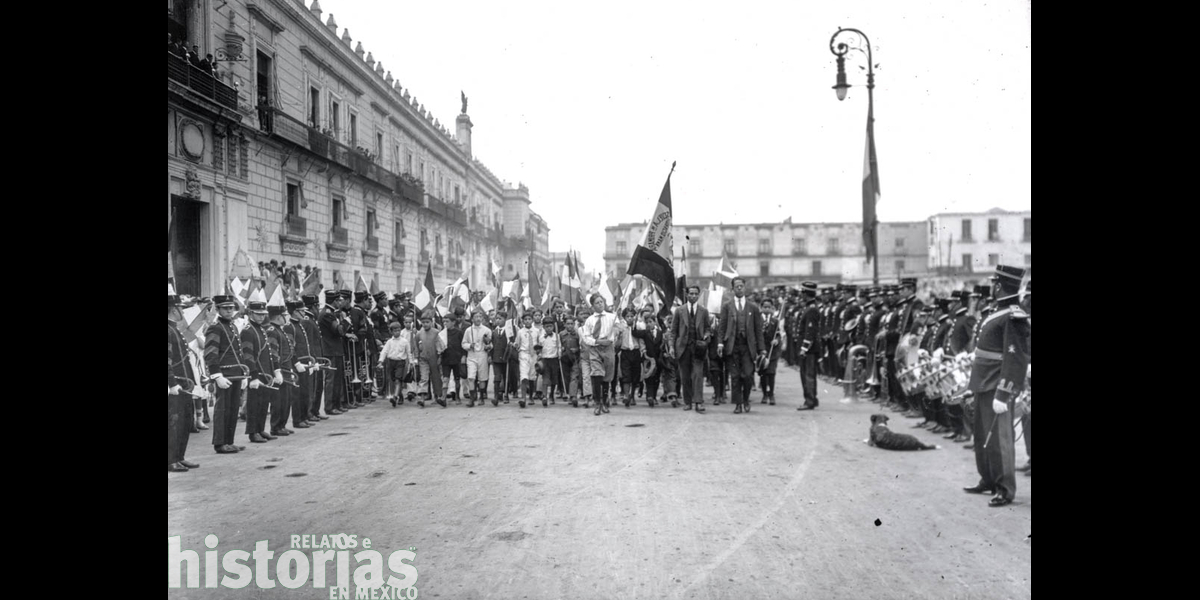 Recuerdos del Zócalo “Las fiestas del otro Centenario de la Independencia la celebración del Recuerdos del Zócalo “Las fiestas del otro Centenario de la Independencia la celebración del