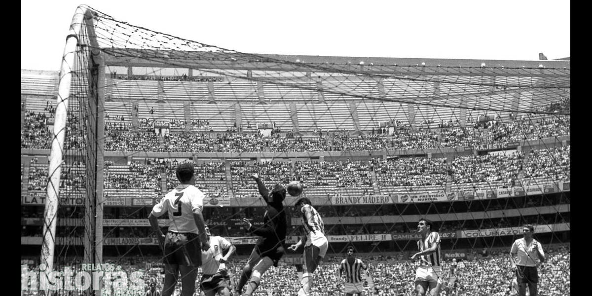 ¿Quién fue el primer mexicano que anotó gol en el Estadio Azteca?