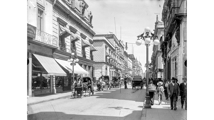 La histórica calle Madero, entrada al corazón de Ciudad de México