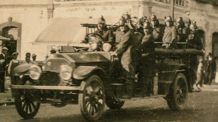 “Mi coronel, ese coche está muy raro”