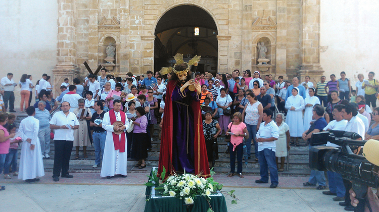 La impresionante procesión del Santo Sepulcro